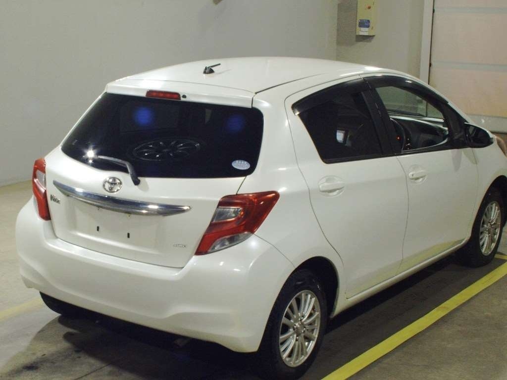 TOYOTA VITZ