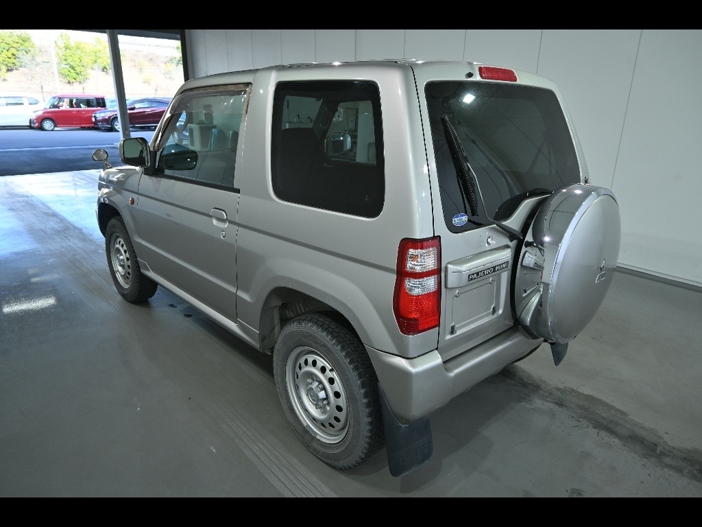 MITSUBISHI PAJERO MINI