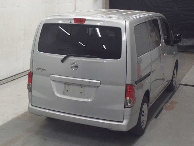 NISSAN NV200