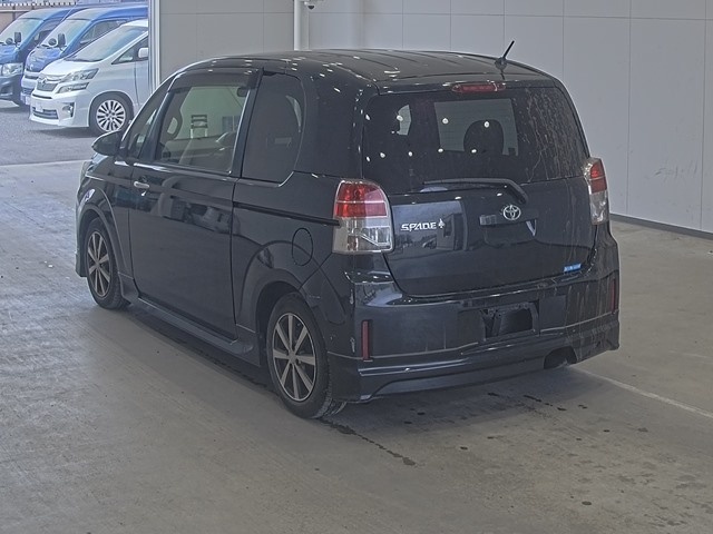 TOYOTA SPADE