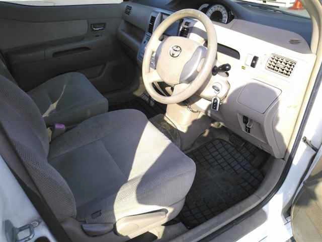 TOYOTA RAUM