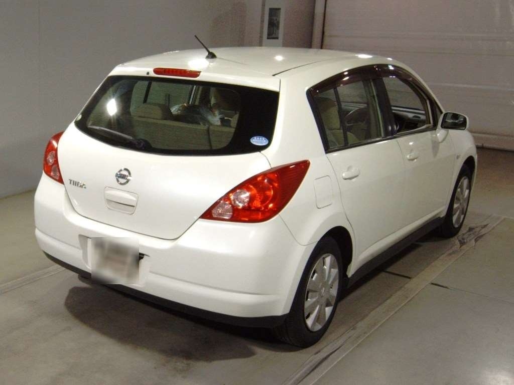 NISSAN TIIDA