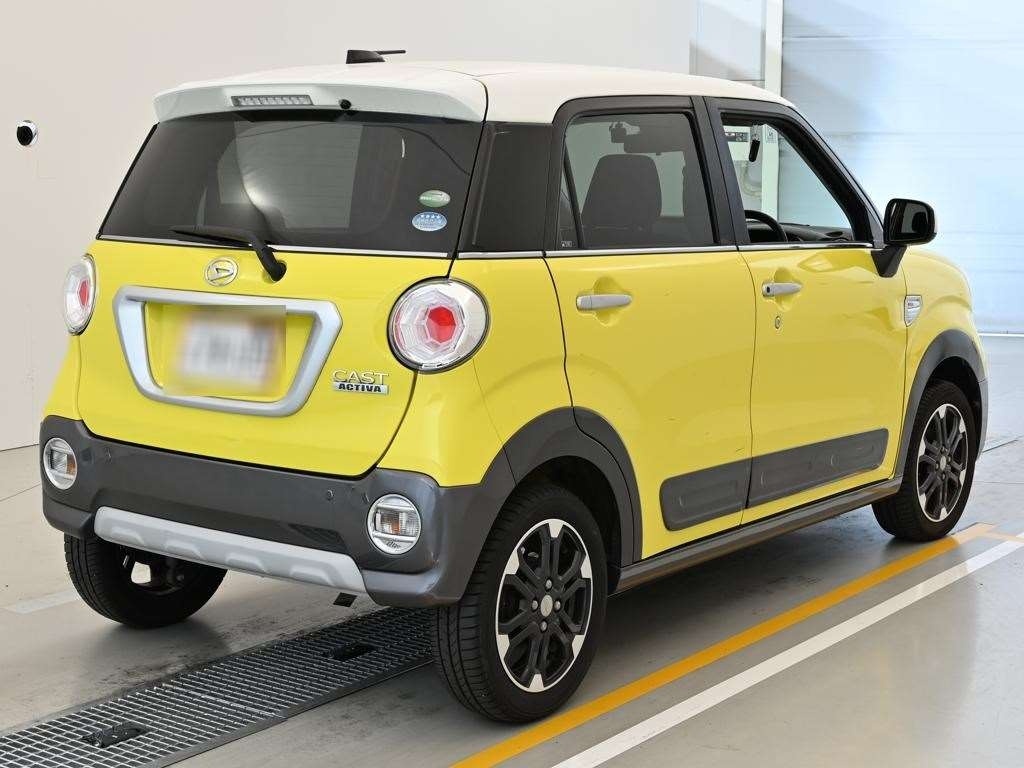 DAIHATSU CAST