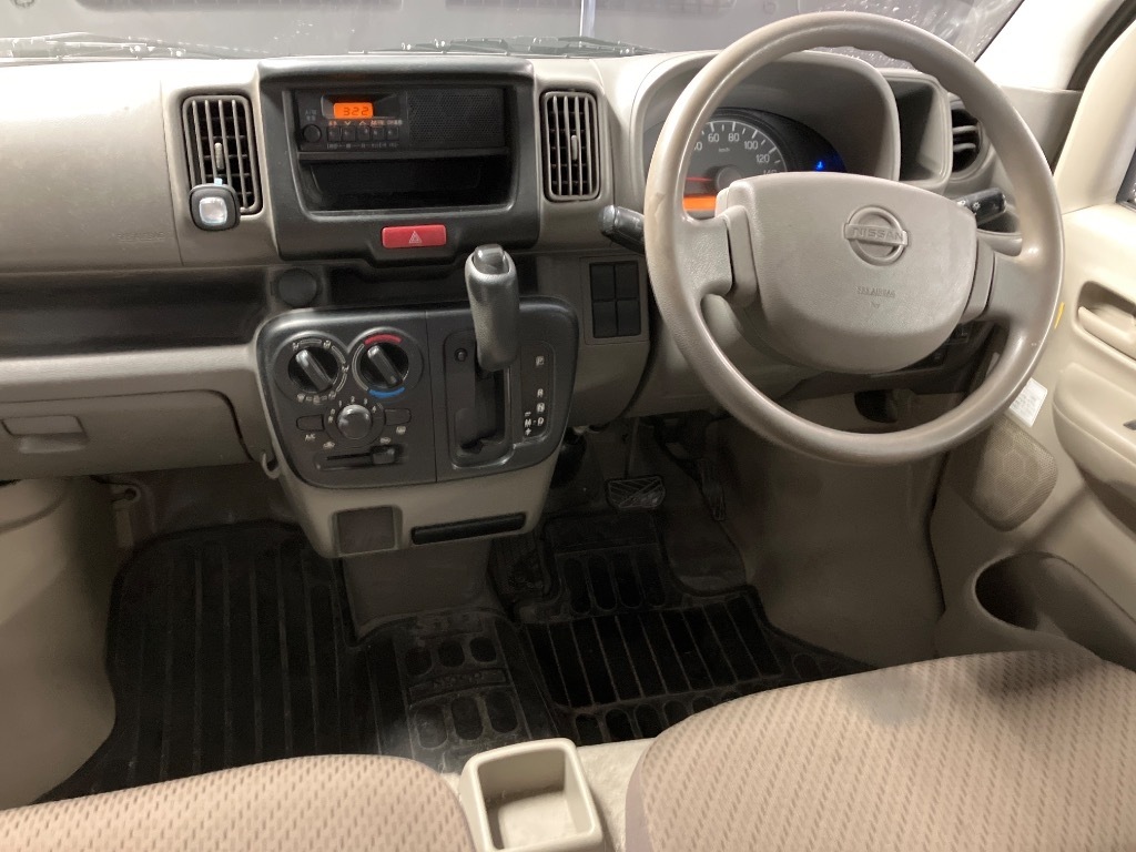NISSAN NV100 CLIPPER