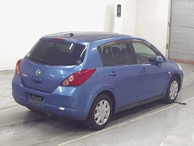 NISSAN TIIDA
