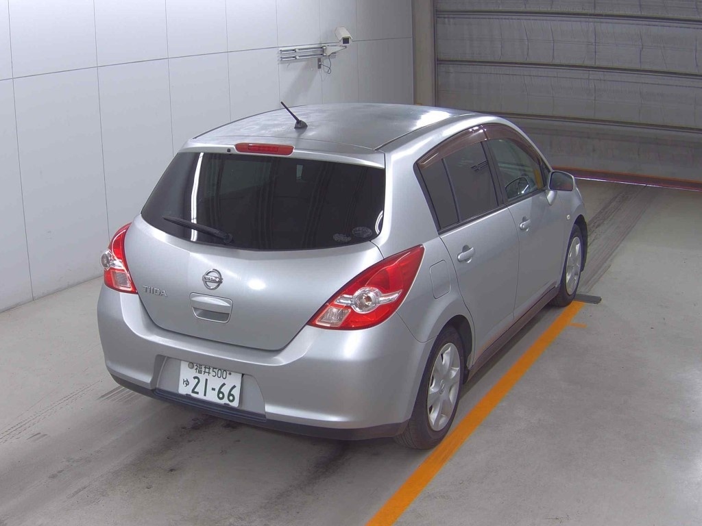 NISSAN TIIDA