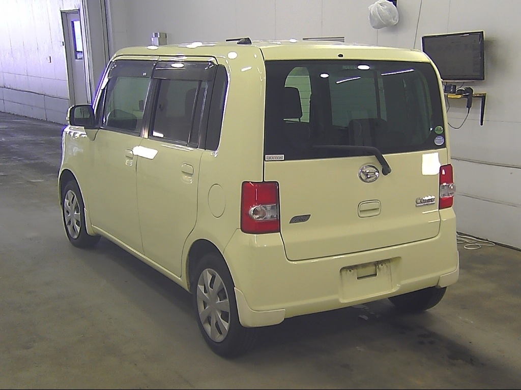 DAIHATSU MOVE CONTE