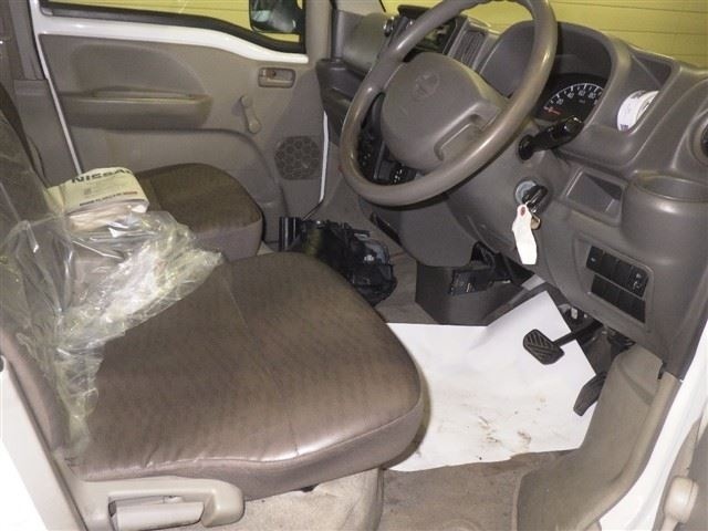 NISSAN NV100 CLIPPER