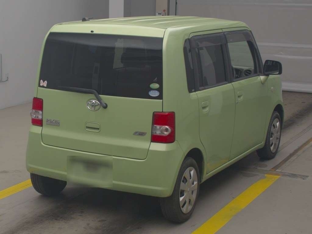 TOYOTA PIXIS SPACE