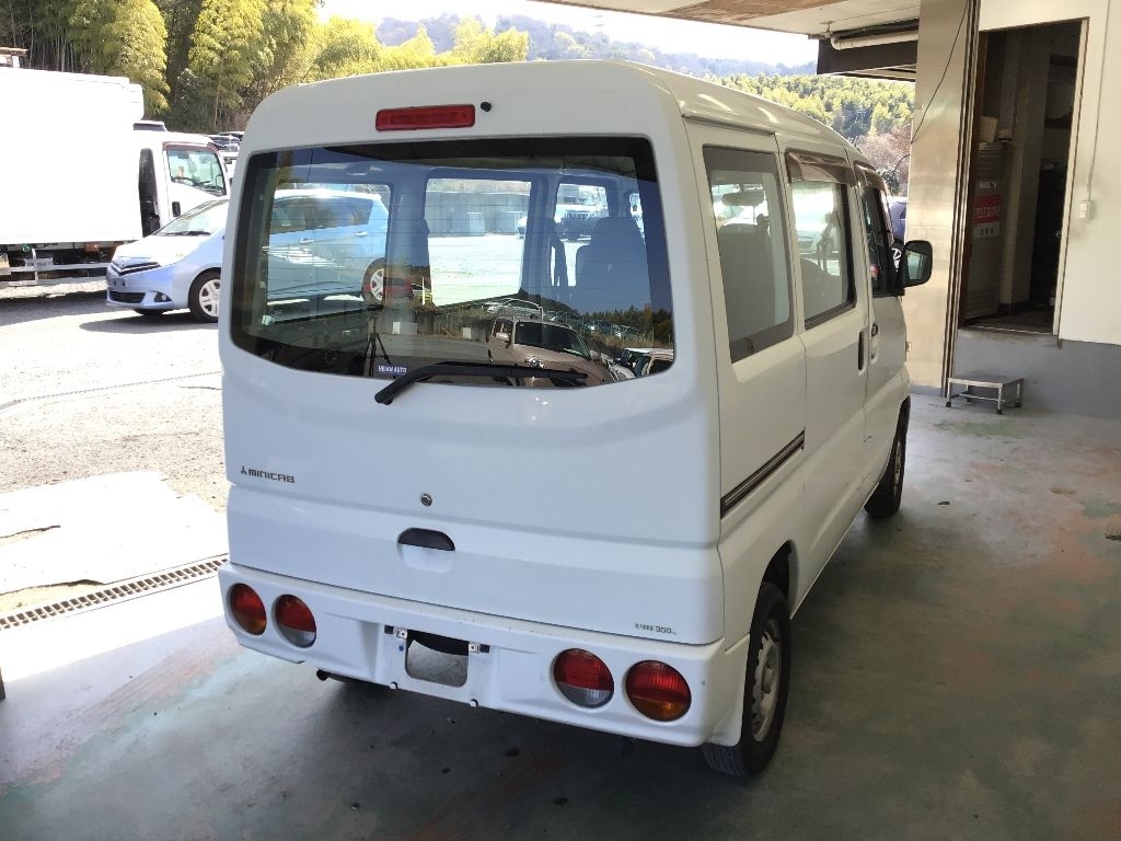 MITSUBISHI MINICAB