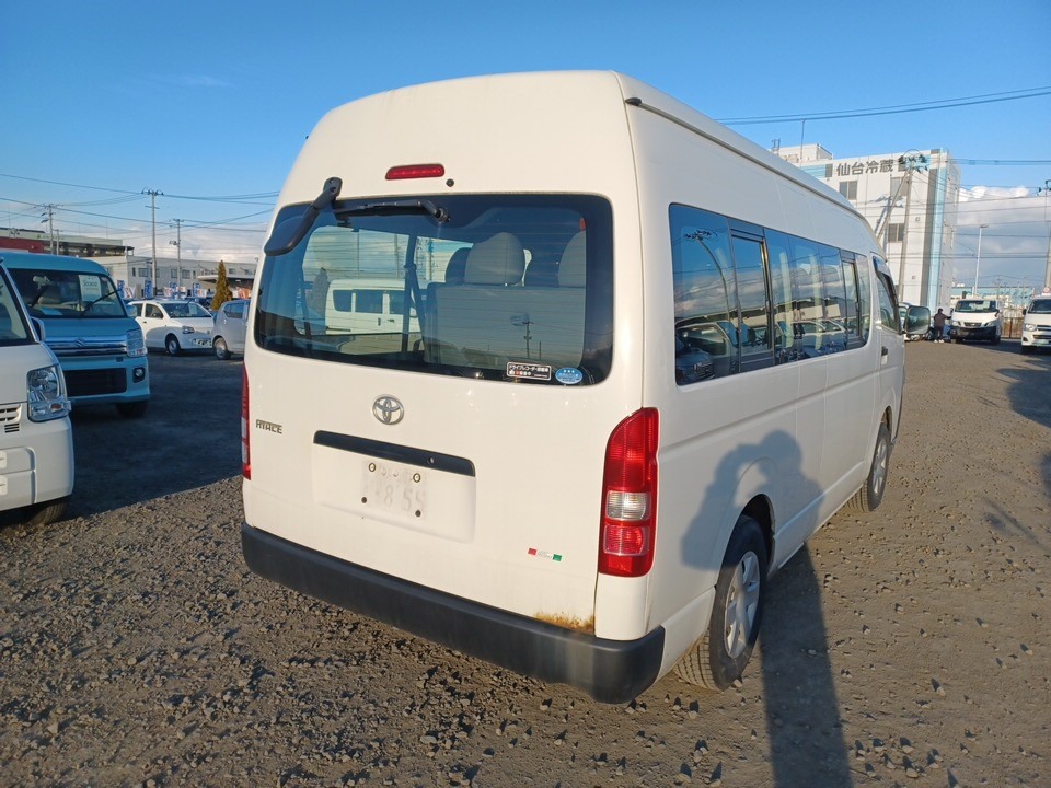 TOYOTA REGIUS ACE