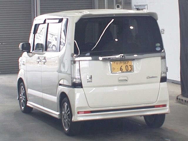 HONDA N-BOX