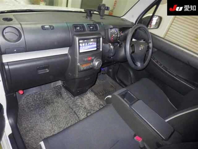 TOYOTA PIXIS SPACE