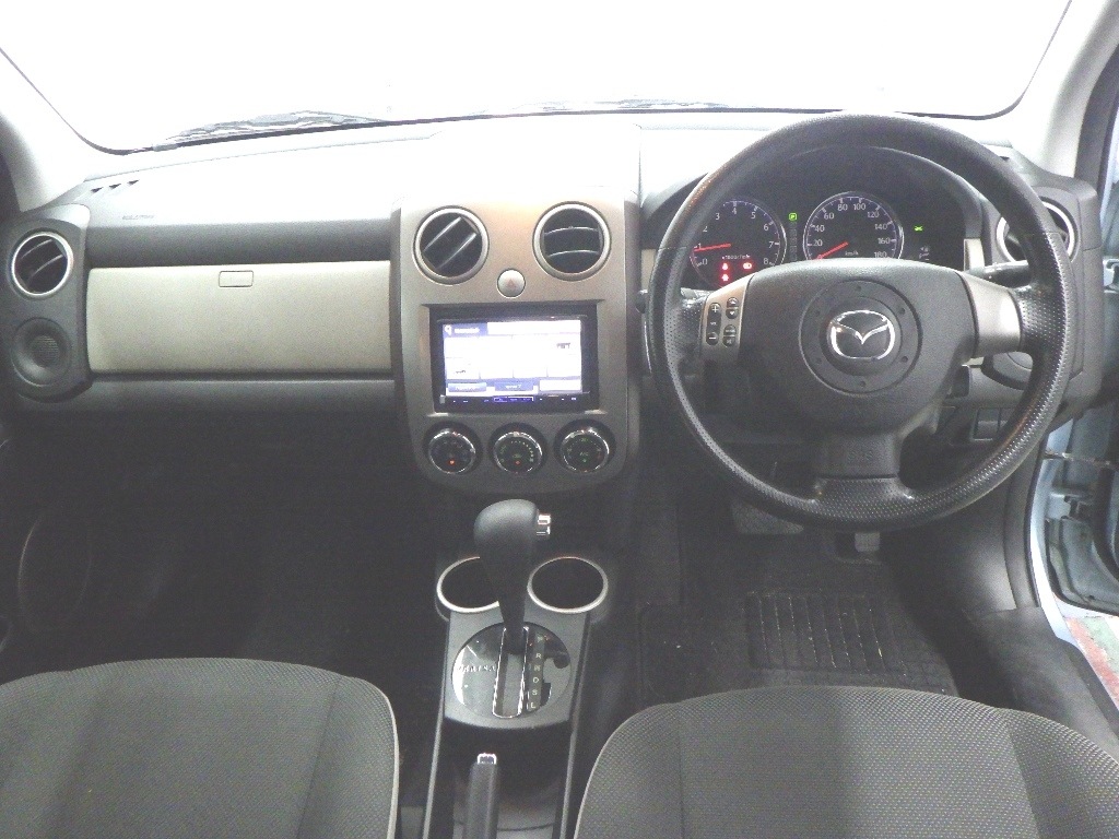 MAZDA VERISA