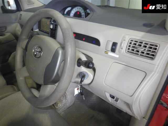 TOYOTA RAUM