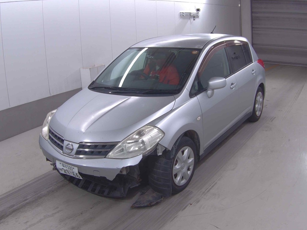 NISSAN TIIDA