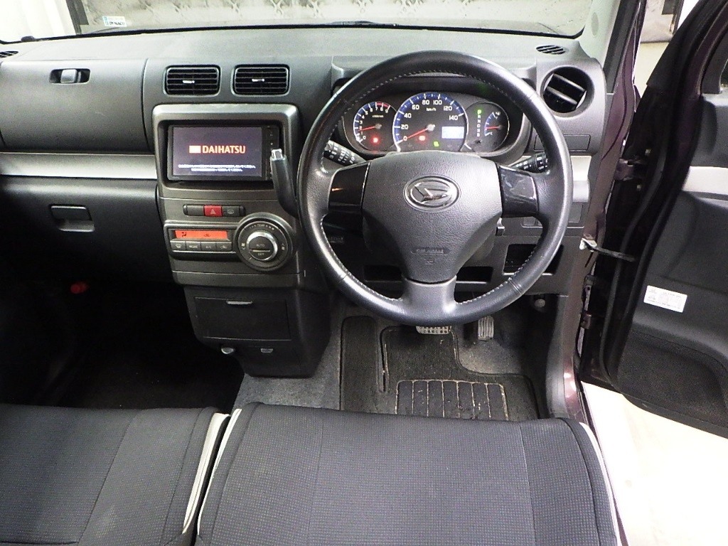 DAIHATSU MOVE CONTE