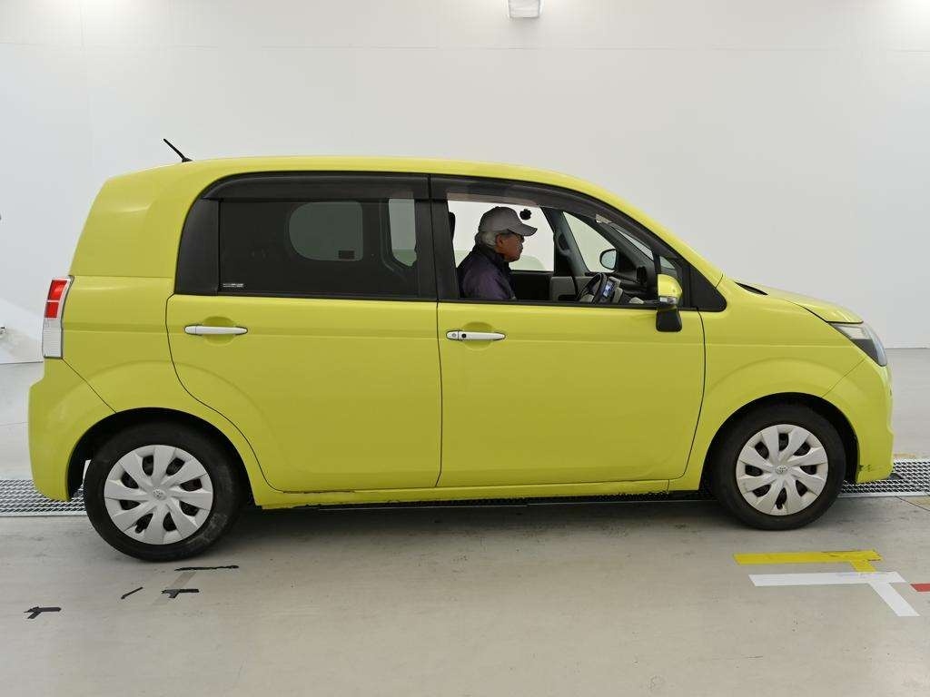 TOYOTA SPADE