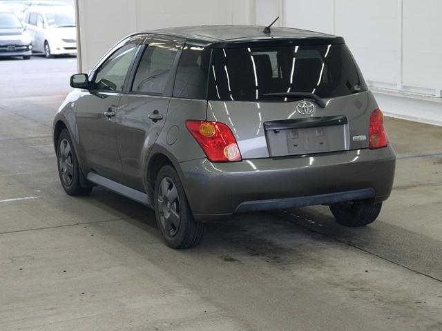 TOYOTA IST