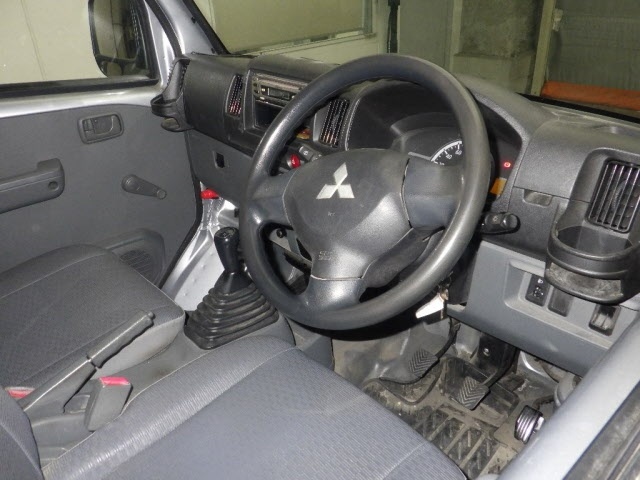 MITSUBISHI MINICAB