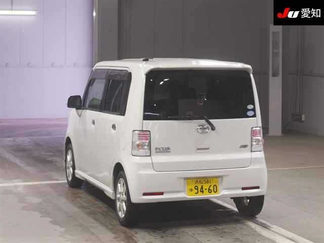 TOYOTA PIXIS SPACE