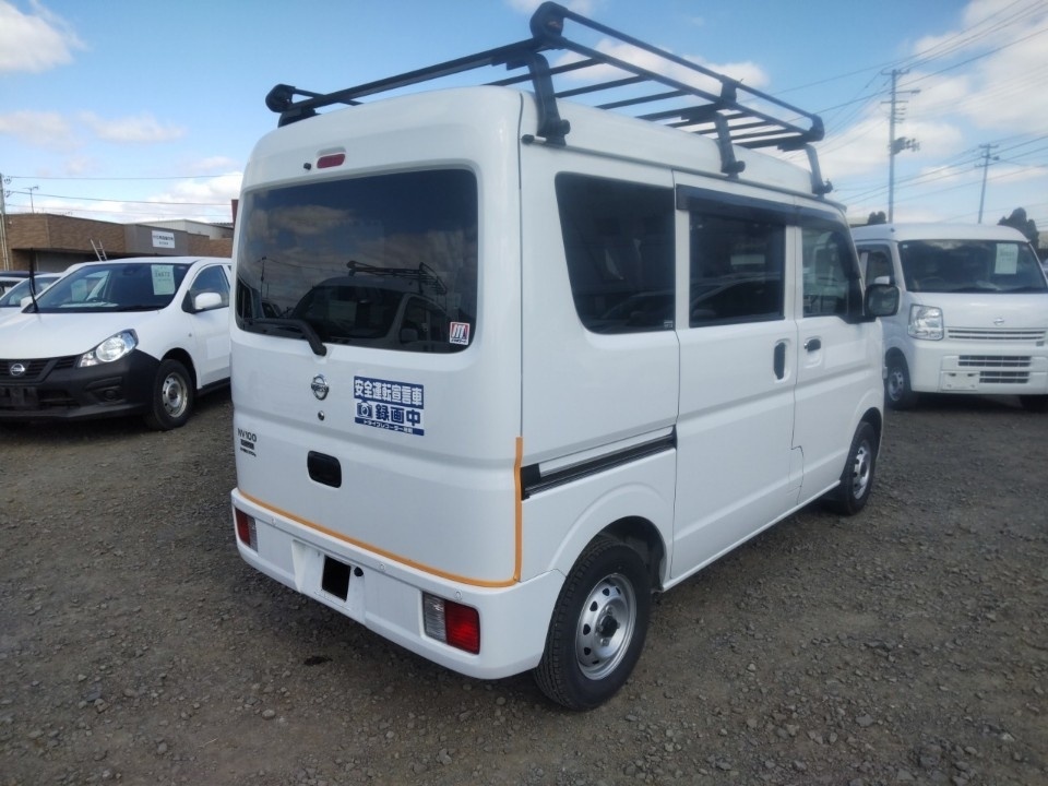 NISSAN NV100 CLIPPER
