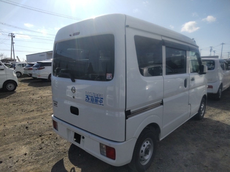 NISSAN NV100 CLIPPER