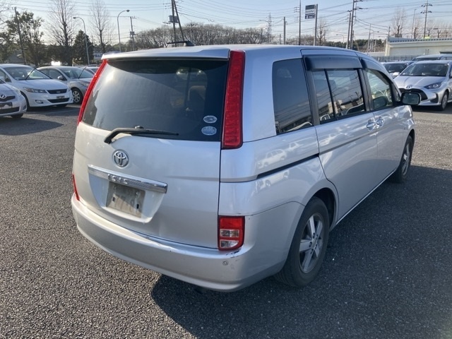 TOYOTA ISIS