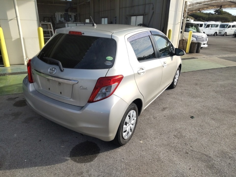TOYOTA VITZ