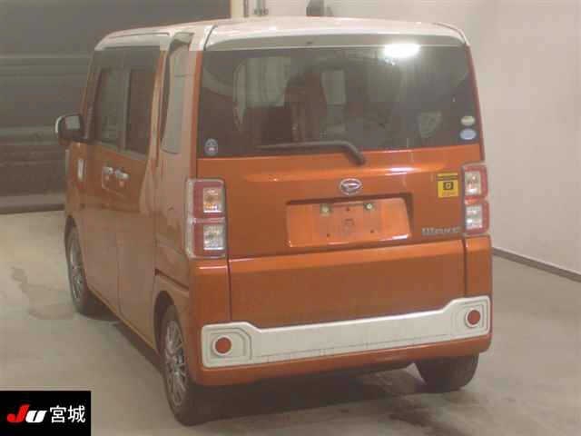 DAIHATSU WAKE