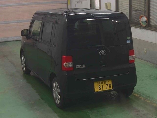 TOYOTA PIXIS SPACE