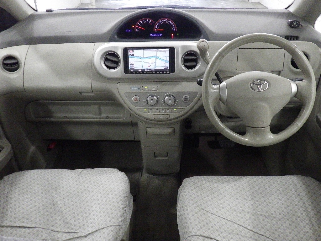 TOYOTA PORTE