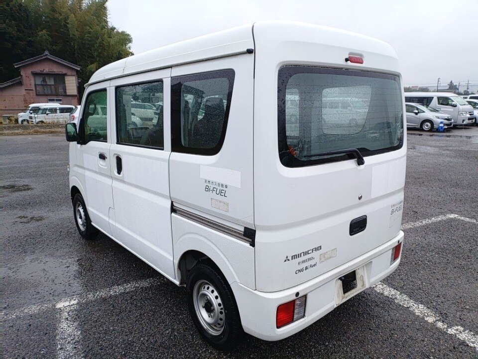 MITSUBISHI MINICAB