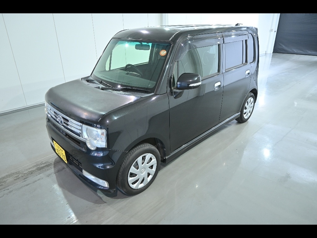 TOYOTA PIXIS SPACE