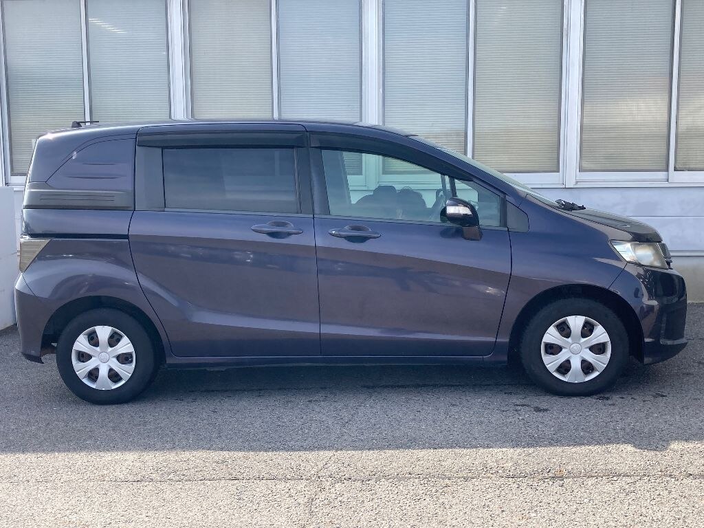 HONDA FREED SPIKE