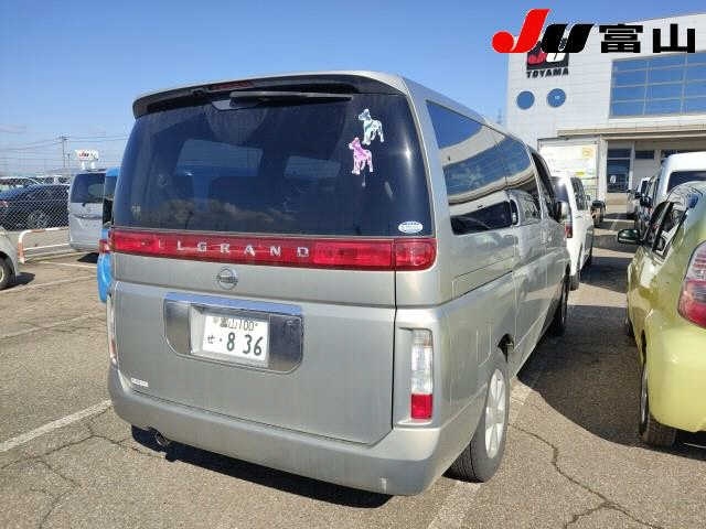 NISSAN ELGRAND