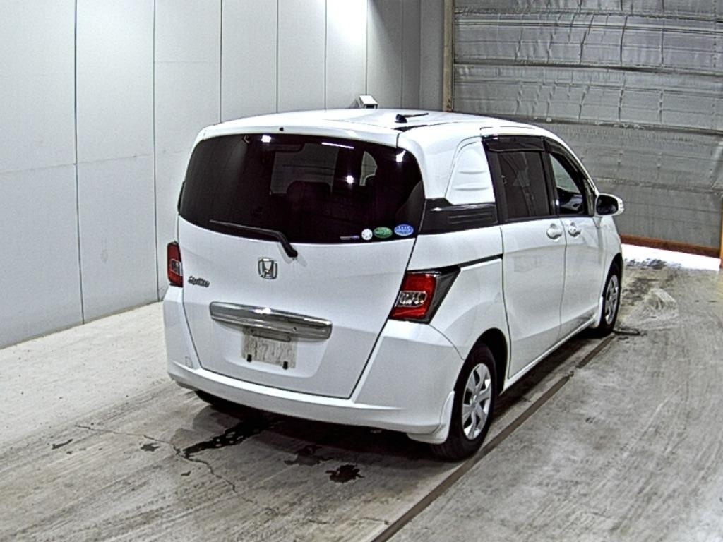 HONDA FREED SPIKE