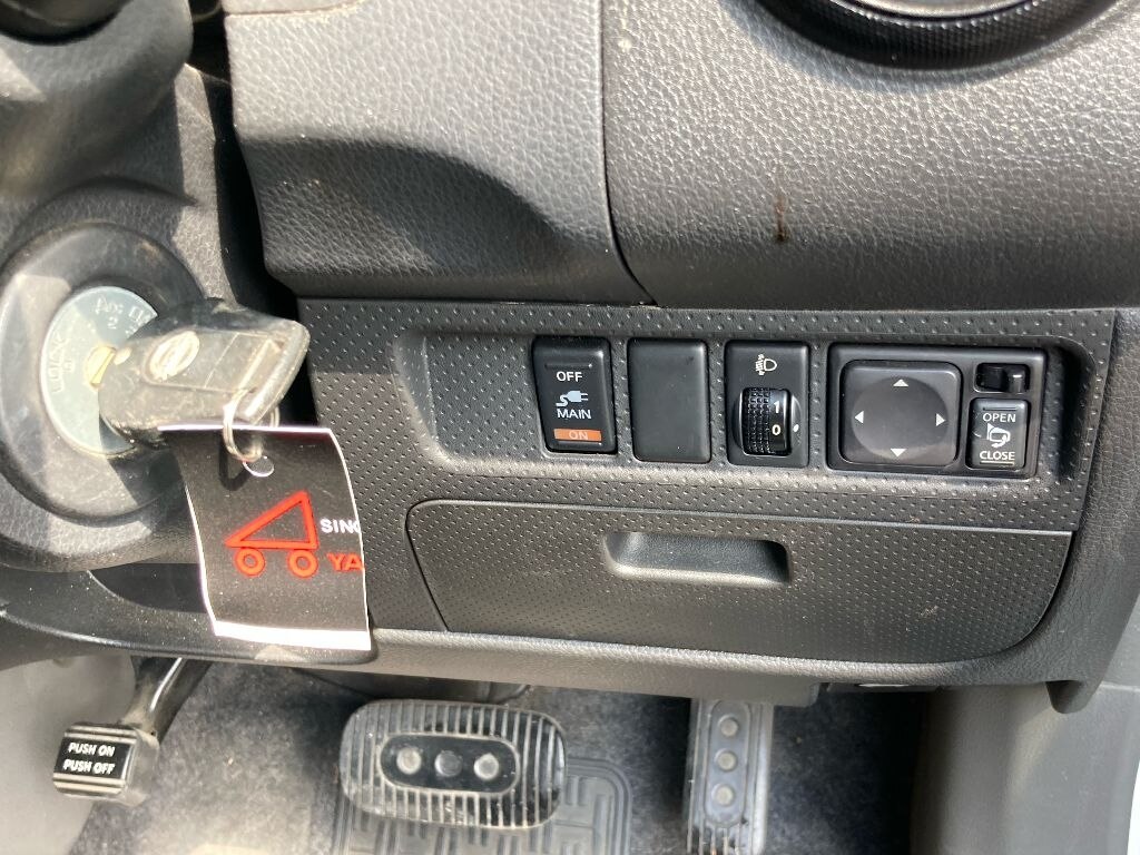NISSAN AD