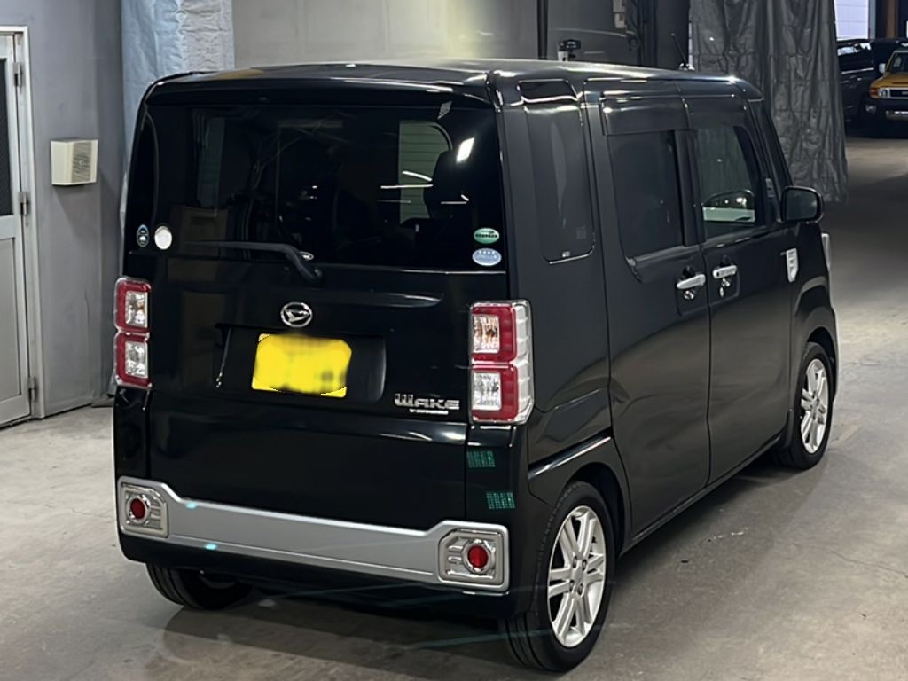 DAIHATSU WAKE