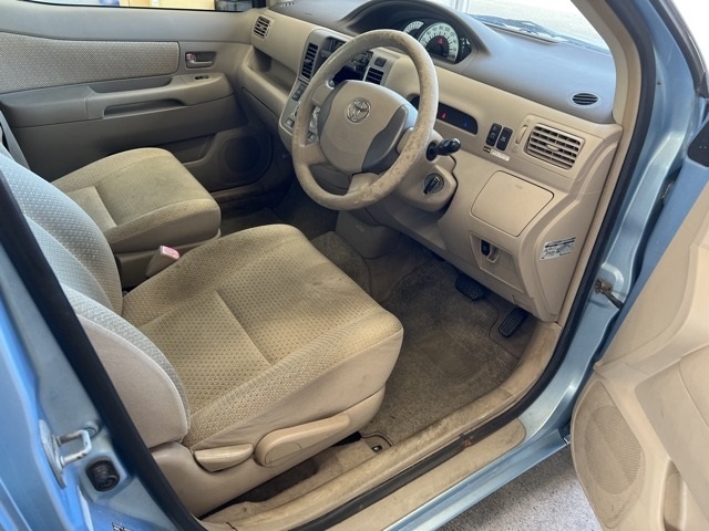 TOYOTA RAUM