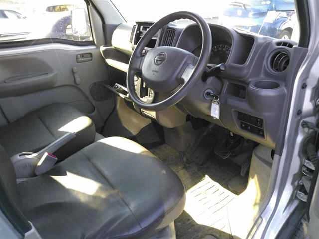 NISSAN NV100 CLIPPER