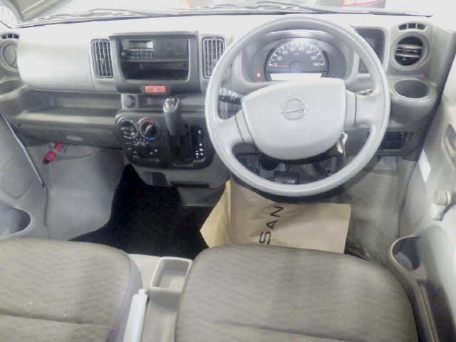 NISSAN NV100 CLIPPER