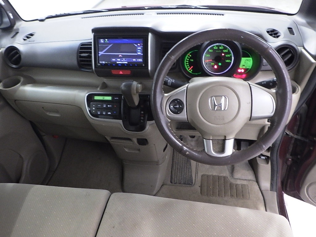 HONDA N-BOX
