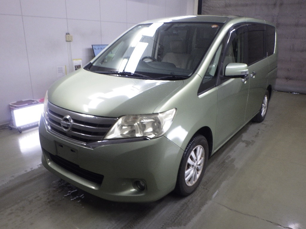 NISSAN SERENA