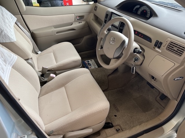 TOYOTA RAUM