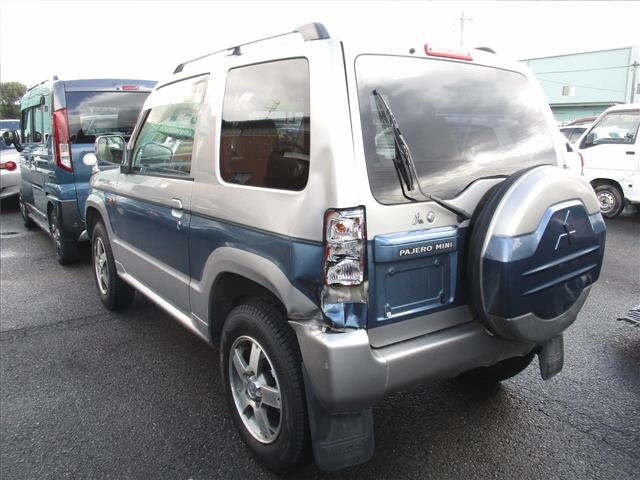 MITSUBISHI PAJERO MINI