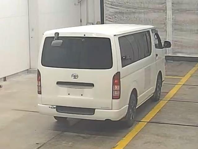 TOYOTA REGIUS ACE