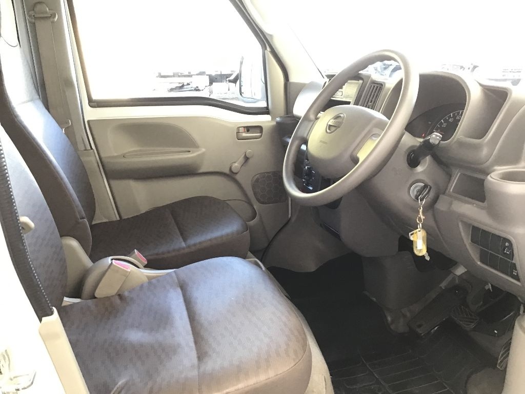 NISSAN NV100 CLIPPER