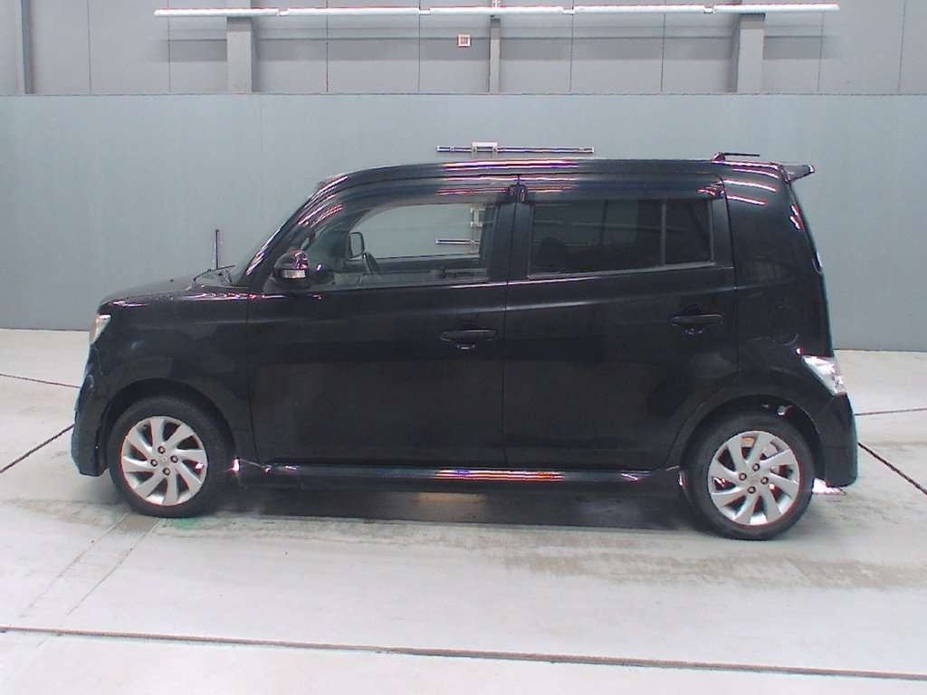 TOYOTA BB
