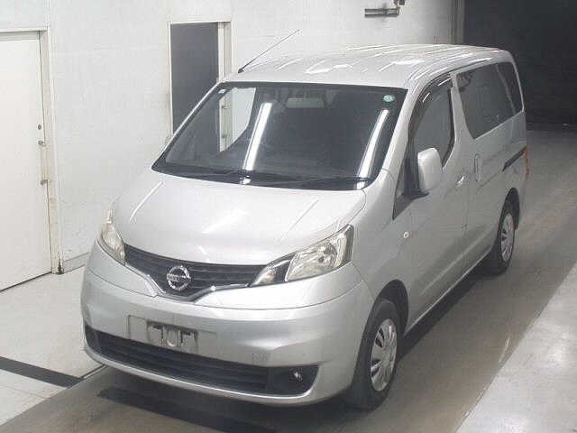 NISSAN NV200